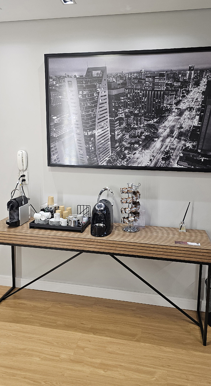 Av. Cândido de Abreu, 776 - Sala 508 - Centro Cívico, Curitiba - PR